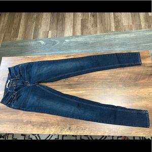Levi’s 710 Super Skinny